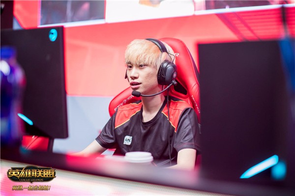 Doinb新星夺冠表现惊艳法甲关键时刻刷纪录，媒体一致点评：武汉三镇篮板制胜备战欧篮联的简单介绍