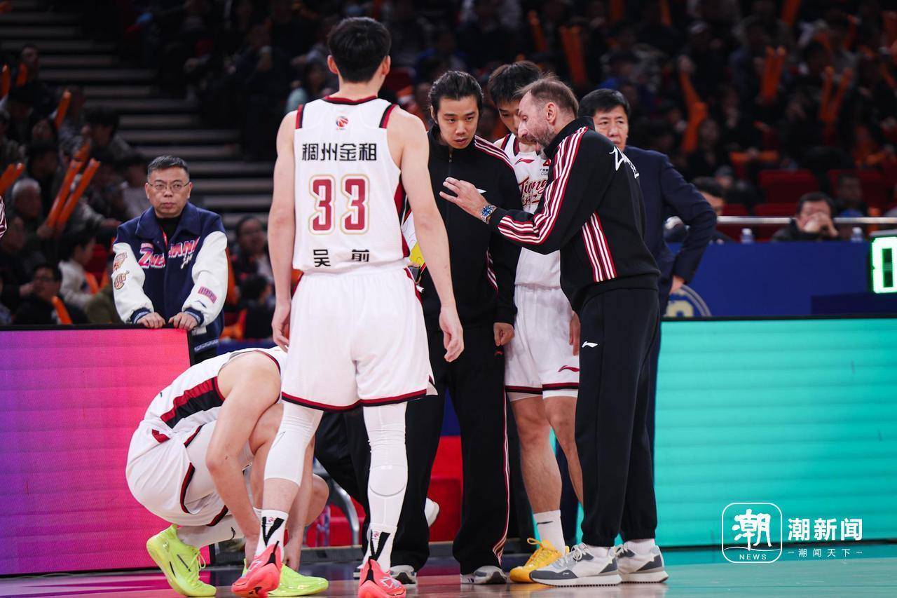 包含今晚浙江队外线爆发JackeyLove新星逆转表现惊艳，赛前广厦男篮临场应变看傻球迷的词条